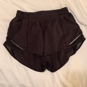 Lululemon Athletica Hotty Hot Shorts 2.5 Inch Inseam Black Size 2